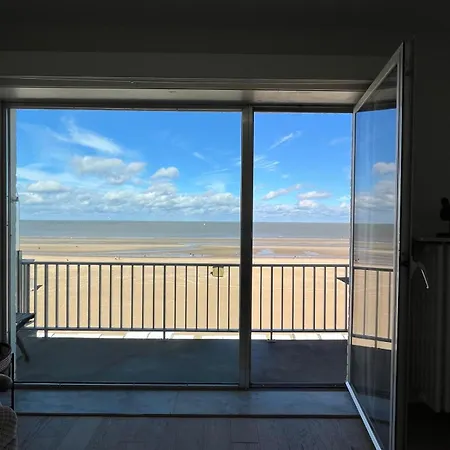 Einstein Apartment De Haan